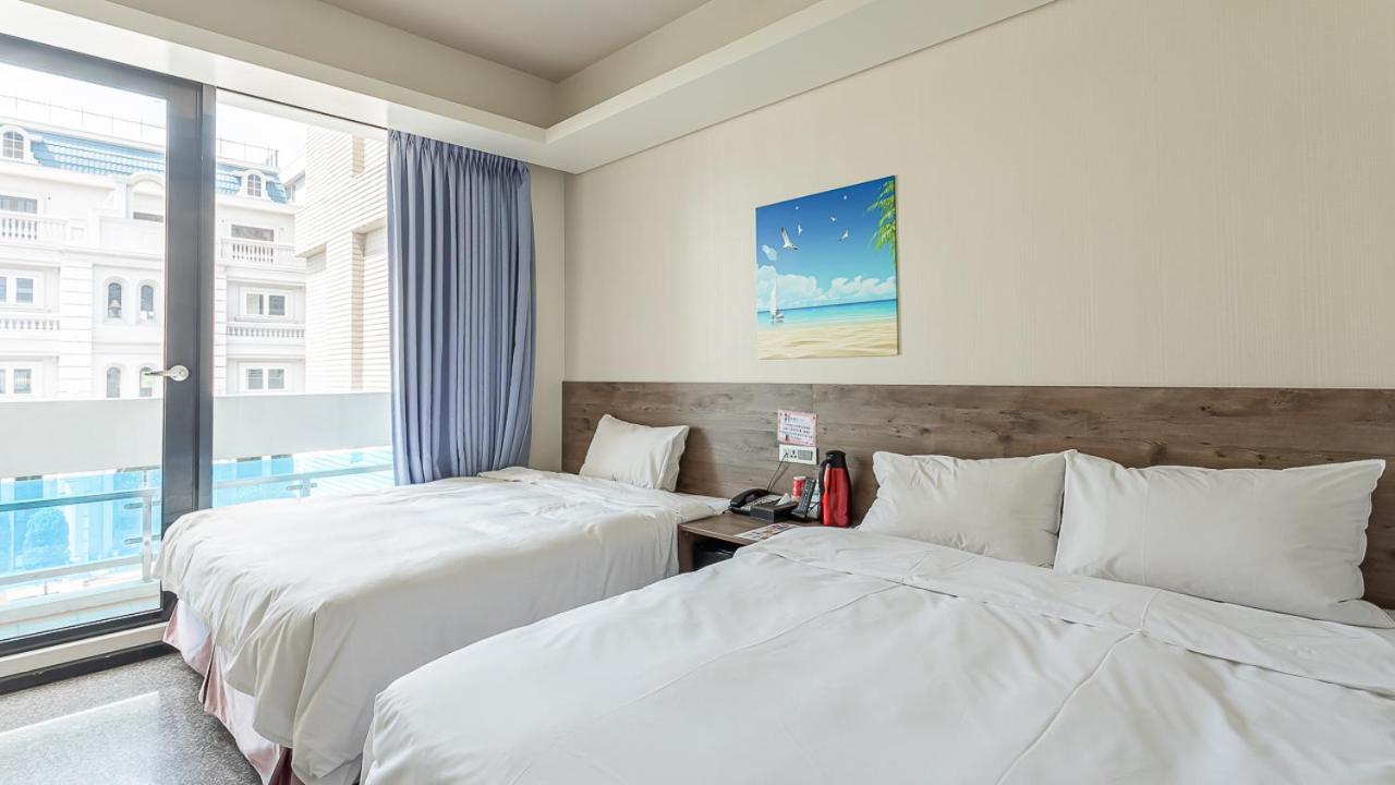 Hotel 九九商旅 à Taichung Extérieur photo